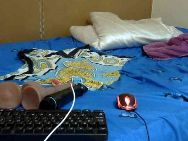 maya-pretty webcam