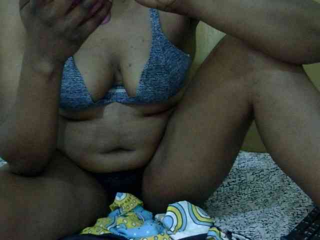 maya-pretty webcam
