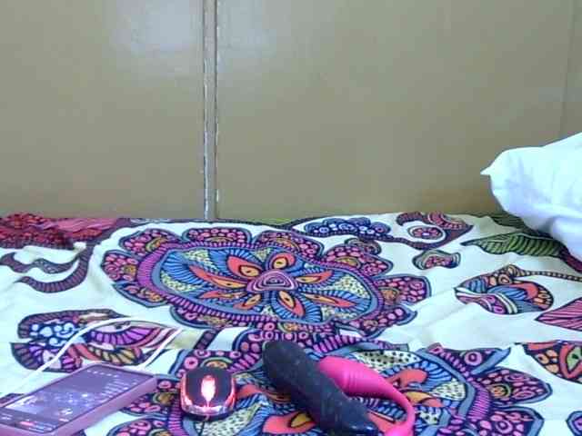 maya-pretty webcam