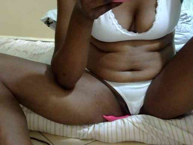 maya-pretty webcam