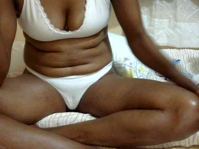 maya-pretty webcam