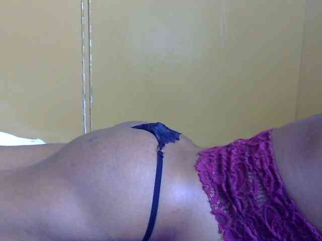 maya-pretty webcam