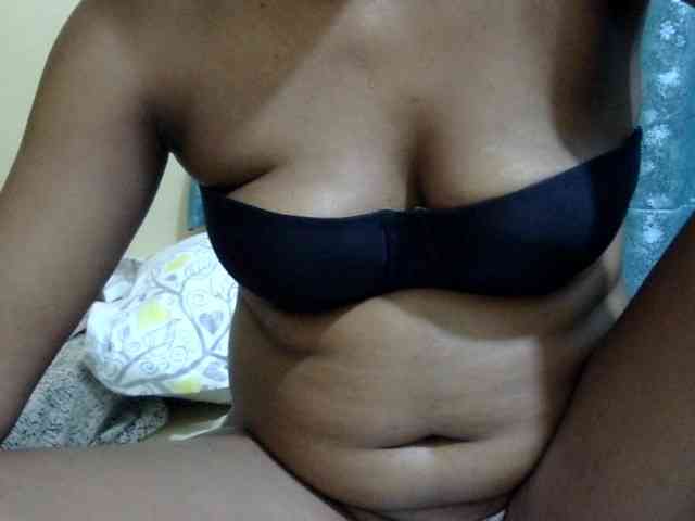maya-pretty webcam