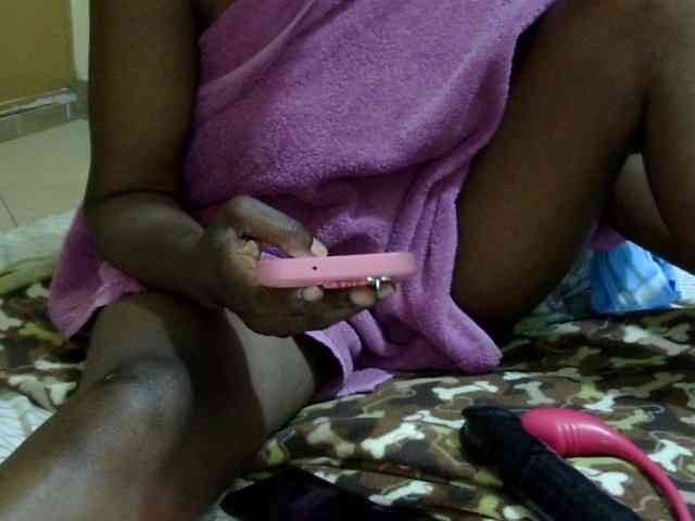 maya-pretty webcam