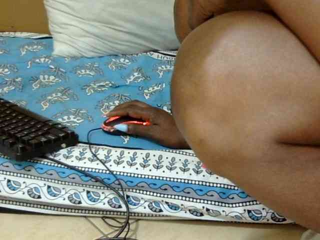 maya-pretty webcam