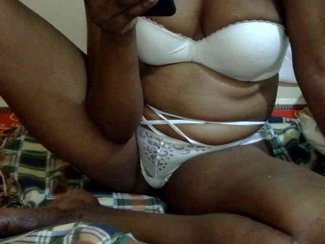 maya-pretty webcam