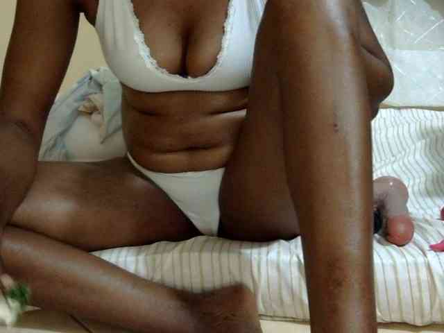 maya-pretty webcam