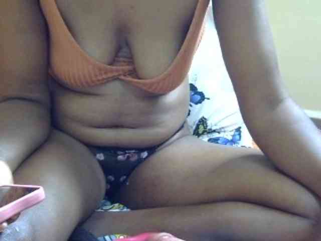 maya-pretty webcam