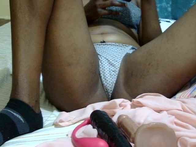 maya-pretty webcam