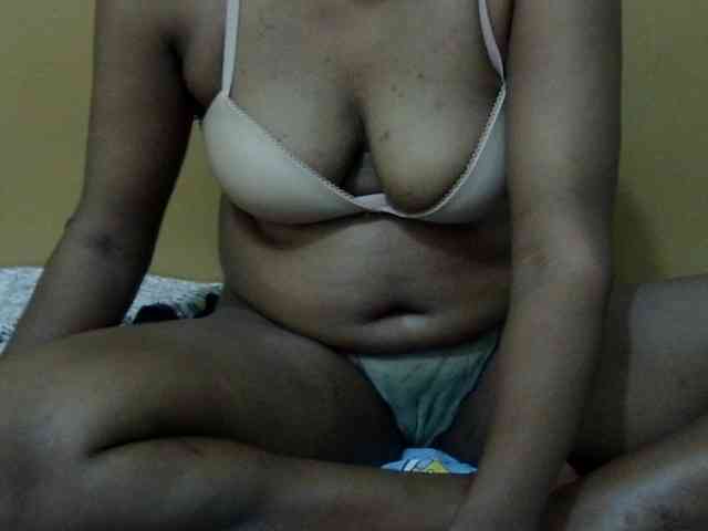 maya-pretty webcam