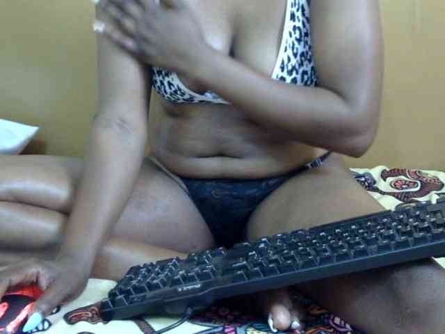 maya-pretty webcam