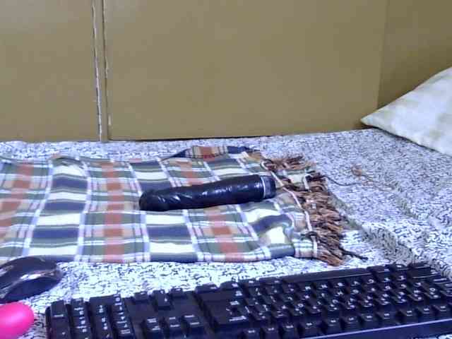 maya-pretty webcam