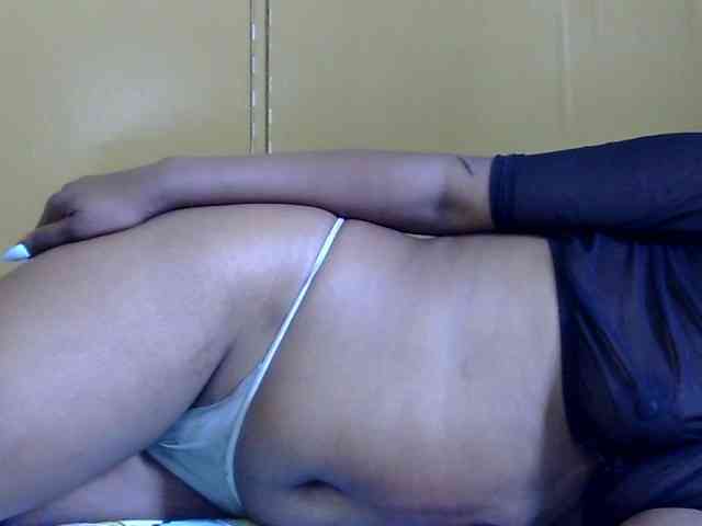 maya-pretty webcam