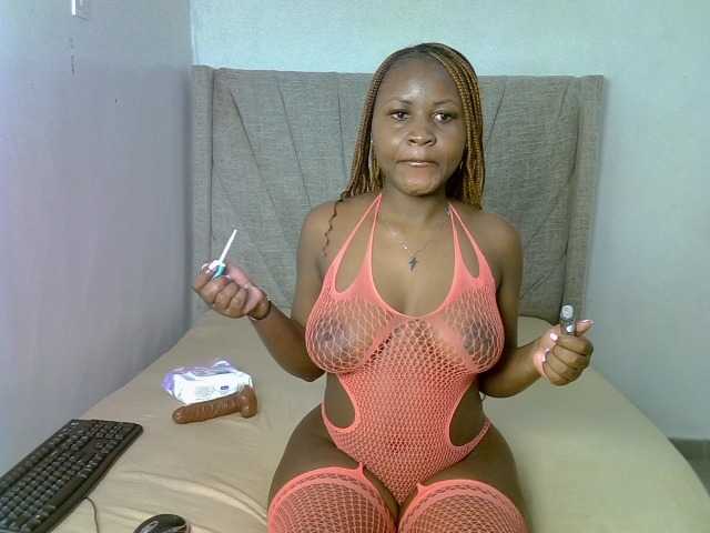 Magizitah live cam on BongaCams