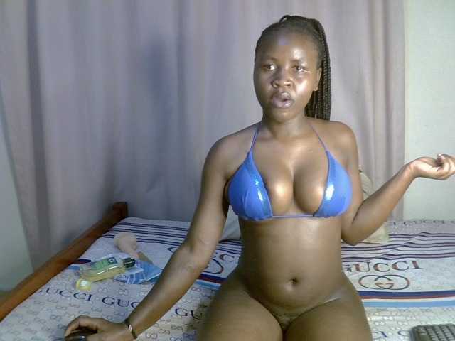 Magizitah live cam on BongaCams