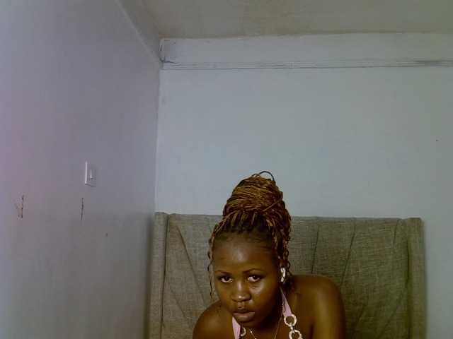 Magizitah live cam on BongaCams