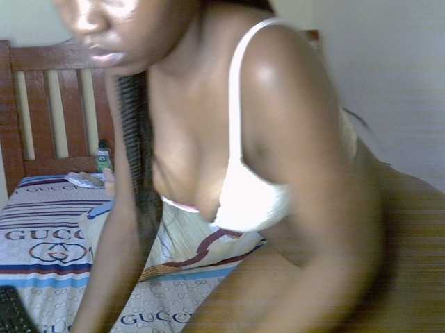 Magizitah live cam on BongaCams