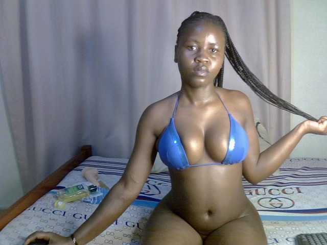 Magizitah live cam on BongaCams