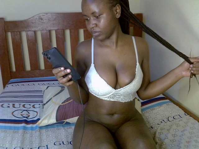 Magizitah live cam on BongaCams