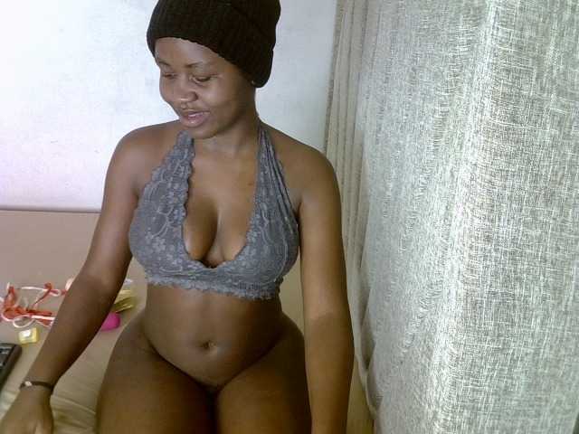 Magizitah live cam on BongaCams
