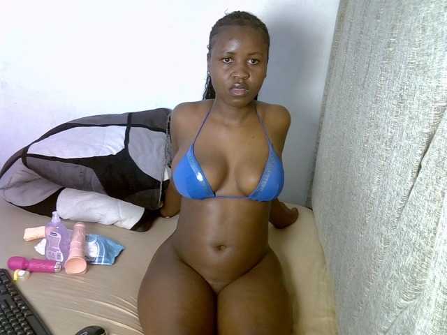 Magizitah live cam on BongaCams