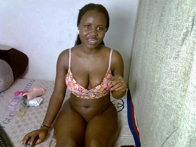 Magizitah live cam on BongaCams