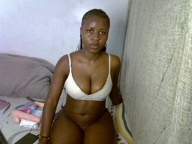 Magizitah live cam on BongaCams