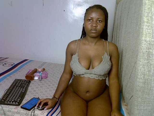 Magizitah live cam on BongaCams