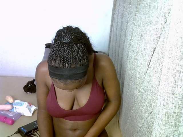 Magizitah live cam on BongaCams