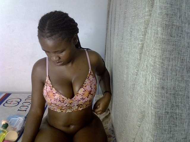 Magizitah live cam on BongaCams