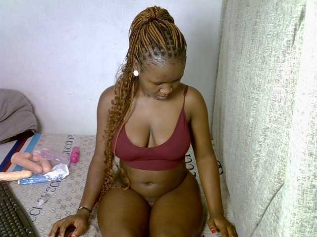 Magizitah live cam on BongaCams
