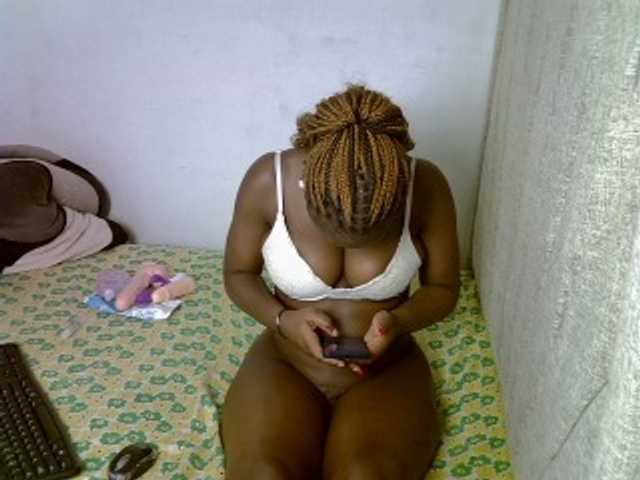 Magizitah live cam on BongaCams