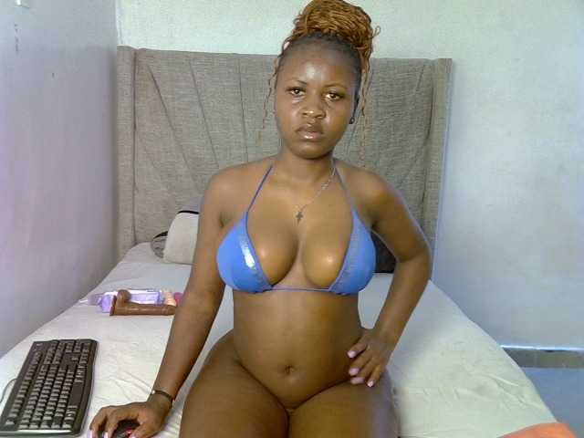 Magizitah live cam on BongaCams