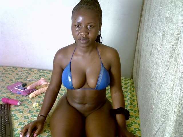Magizitah live cam on BongaCams