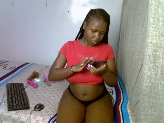 Magizitah live cam on BongaCams