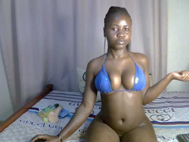 Magizitah live cam on BongaCams