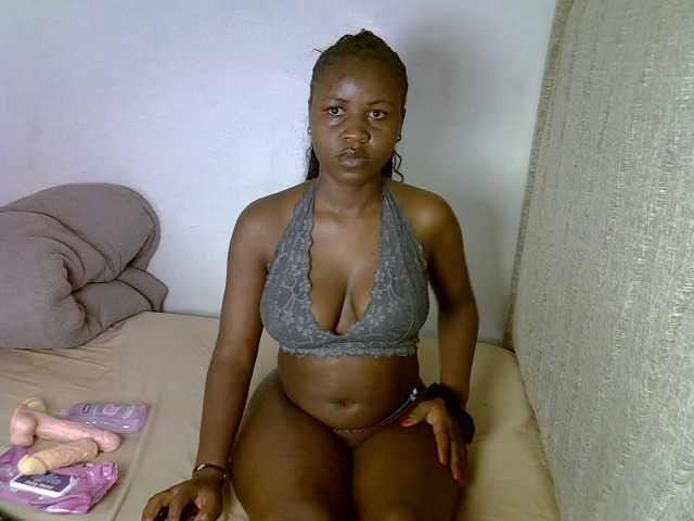 Magizitah live cam on BongaCams