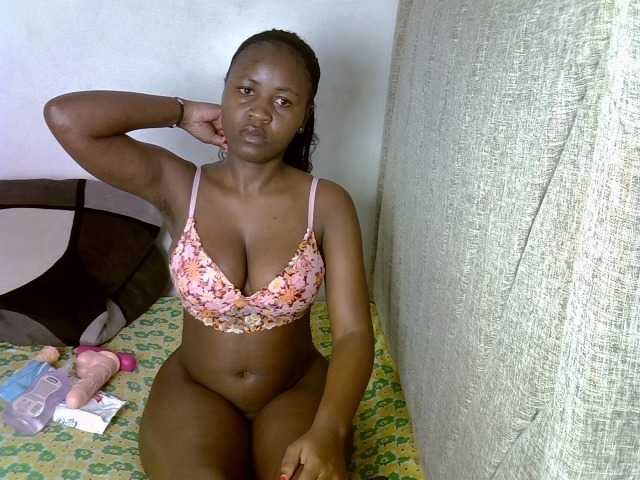 Magizitah live cam on BongaCams