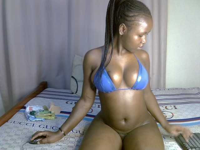 Magizitah live cam on BongaCams