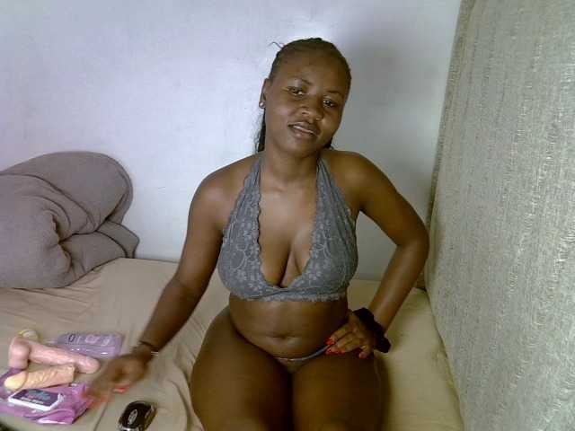 Magizitah live cam on BongaCams