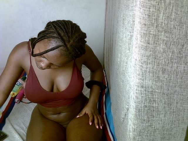 Magizitah live cam on BongaCams