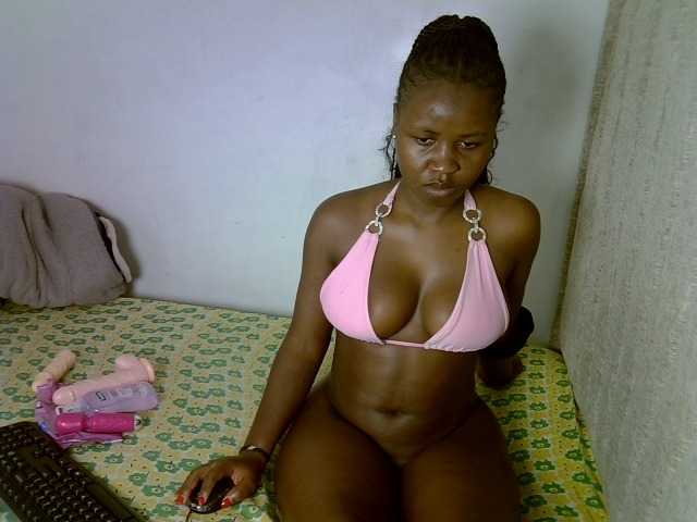 Magizitah live cam on BongaCams