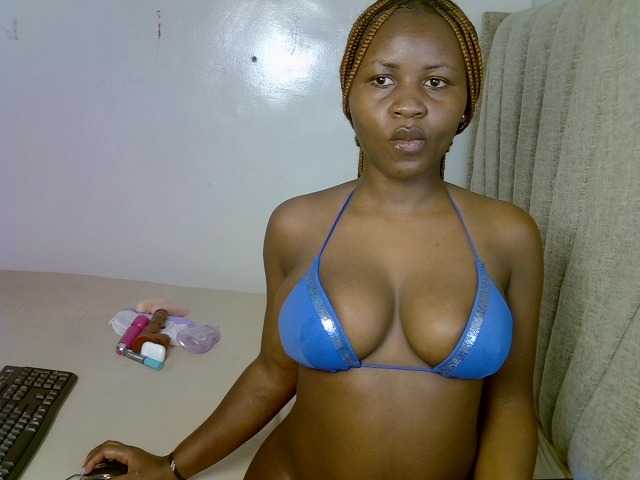 Magizitah live cam on BongaCams