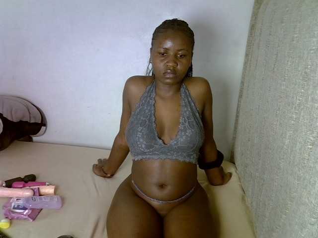 Magizitah live cam on BongaCams