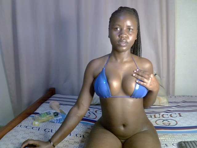 Magizitah live cam on BongaCams