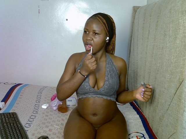Magizitah live cam on BongaCams