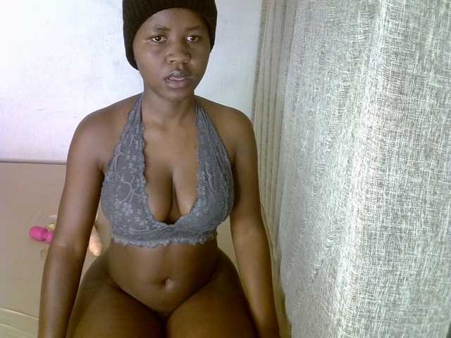 Magizitah live cam on BongaCams