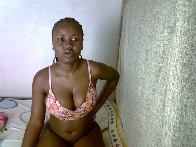 Magizitah live cam on BongaCams