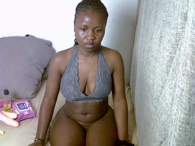 Magizitah live cam on BongaCams