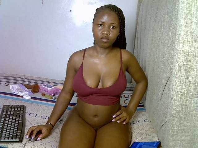 Magizitah live cam on BongaCams